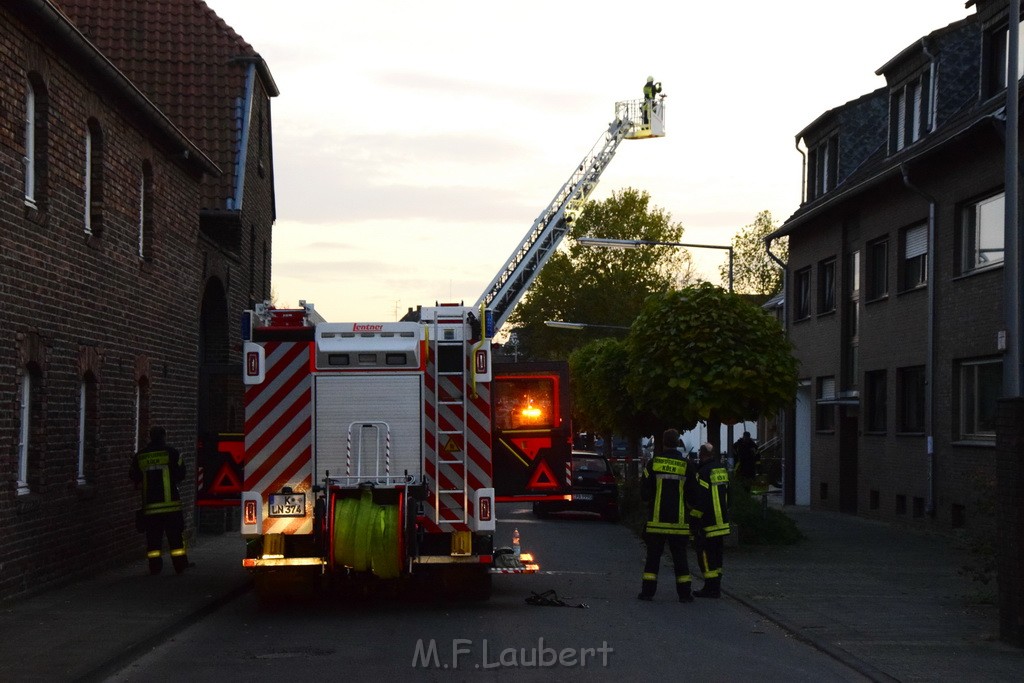 Feuer 2 Vollbrand Reihenhaus Roggendorf Berrischstr P243.JPG - Miklos Laubert